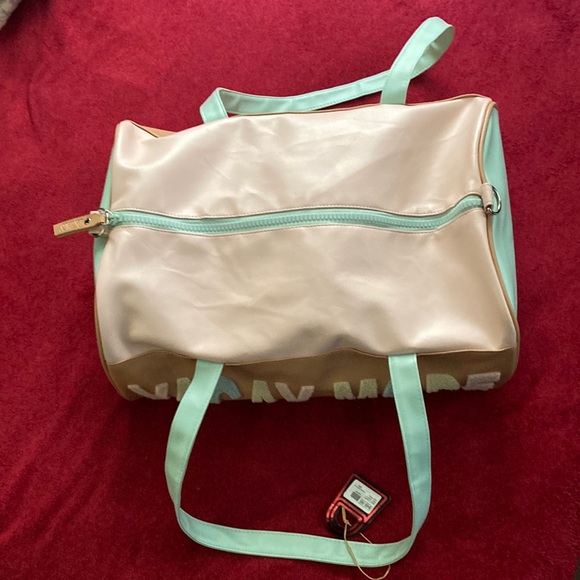 DK Bags NWT Vacay Mode Shoulder Overnight Duffle Adjustable Crossbody Strap - Picture 9 of 17